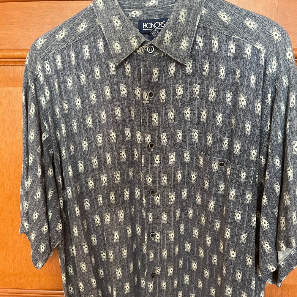 Honors Shirt Size: Large